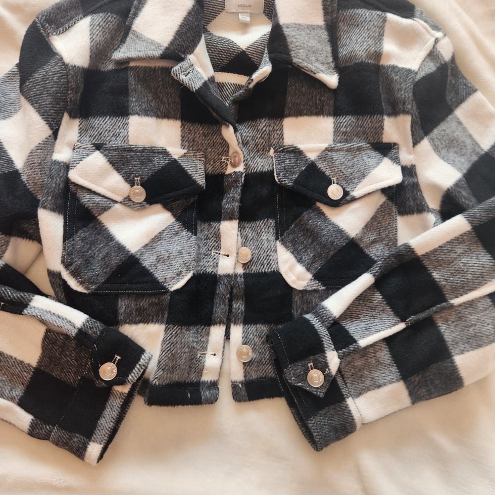 Black and White Plaid Cropped Shacket Womens Small NWOT
